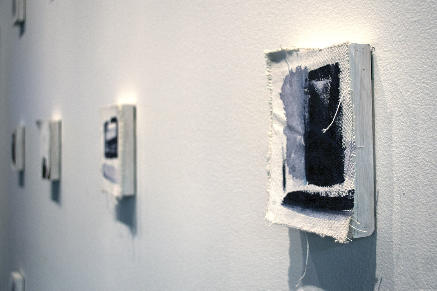 Entre toi et moi ; il y a ça et là